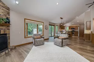 120 Sunburst Cir, Mankato, MN 56001 - Photo 9
