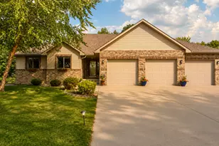 120 Sunburst Cir, Mankato, MN 56001 - Photo 3