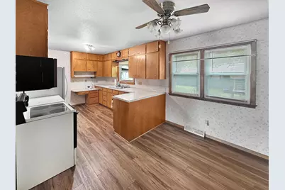 2420 34th Street, Slayton, MN 56172 - Photo 5