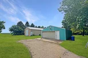 2420 34th St, Slayton, MN 56172 - Photo 17