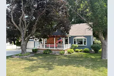 1221 S Grove Avenue, Owatonna, MN 55060 - Photo 1