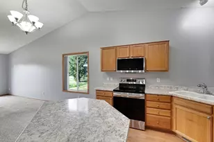 7633 Fox Creek Ct, Greenfield, MN 55373 - Photo 9