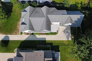 619 Gardner St, Wayzata, MN 55391 - Photo 3