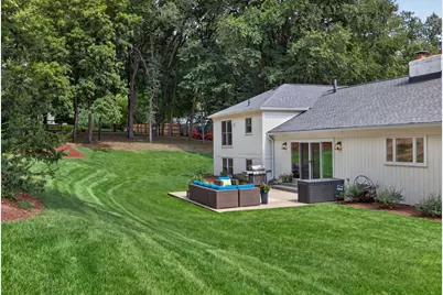 3945 Hillcrest Way, Deephaven, MN 55391 - Photo 47