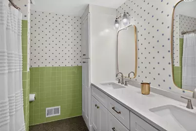 3945 Hillcrest Way, Deephaven, MN 55391 - Photo 33