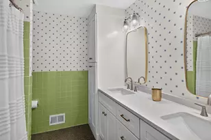3945 Hillcrest Way, Deephaven, MN 55391 - Photo 33