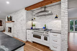 3945 Hillcrest Way, Deephaven, MN 55391 - Photo 5