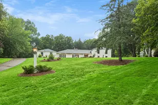 3945 Hillcrest Way, Deephaven, MN 55391 - Photo 33