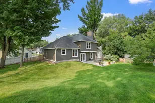 8607 Shiloh Ct, Eden Prairie, MN 55347 - Photo 35