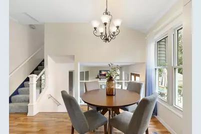 8607 Shiloh Court, Eden Prairie, MN 55347 - Photo 9