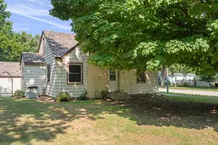1028 1st Ave NE, Faribault, MN 55021 - Photo 3