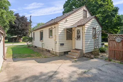 1028 1st Avenue NE, Faribault, MN 55021 - Photo 7