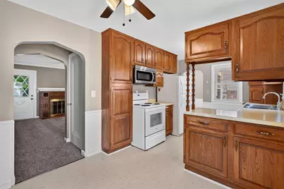 1028 1st Avenue NE, Faribault, MN 55021 - Photo 17