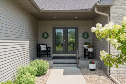 121 Grovebrook Drive, Mankato, MN 56001 - Photo 5