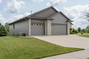 121 Grovebrook Drive, Mankato, MN 56001 - Photo 3