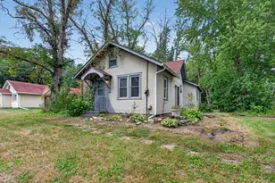835 W 2nd St, Rush City, MN 55069 - Photo 1