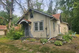 835 W 2nd St, Rush City, MN 55069 - Photo 1