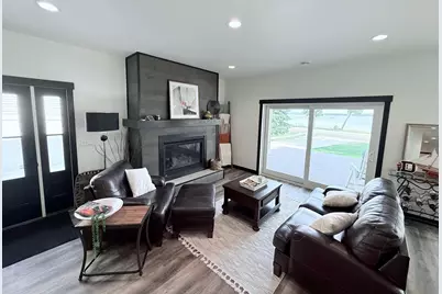 1084 W Lake Drive, Detroit Lakes, MN 56501 - Photo 15