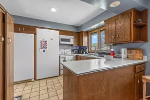 14011 Hayes Rd, Apple Valley, MN 55124 - Photo 7
