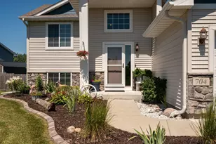 704 Bremen Cir, Waverly, MN 55390 - Photo 3