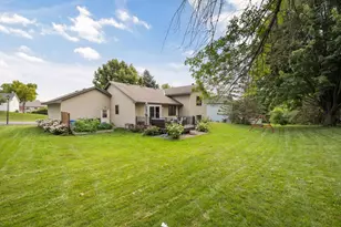 1584 Lake Susan Hills Dr, Chanhassen, MN 55317 - Photo 23