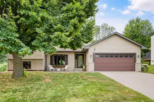 1584 Lake Susan Hills Dr, Chanhassen, MN 55317 - Photo 1