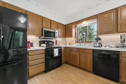 1521 Bruers Court, Chaska, MN 55318 - Photo 9