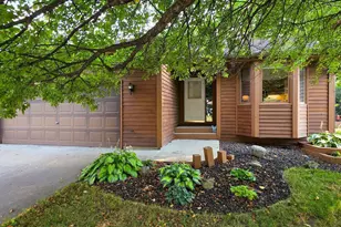 1521 Bruers Ct, Chaska, MN 55318 - Photo 3