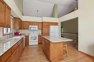 7640 Teal Rd, Woodbury, MN 55125 - Photo 11
