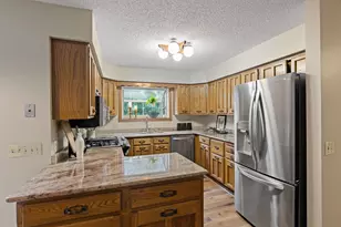 3200 Hazelwood W, Wayzata, MN 55391 - Photo 9