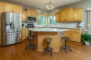 20585 Islandview Cir, Lakeville, MN 55044 - Photo 11