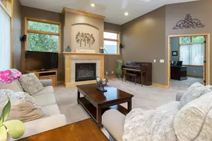 20585 Islandview Cir, Lakeville, MN 55044 - Photo 9