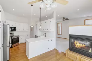 10471 Spyglass Dr, Eden Prairie, MN 55347 - Photo 5