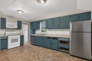 4028 Perry Ave N, Robbinsdale, MN 55422 - Photo 9