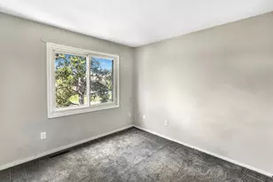 607 E Burnsville Pkwy, Burnsville, MN 55337 - Photo 13