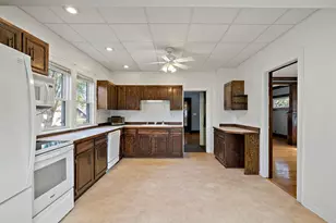 615 7th St, Kenyon, MN 55946 - Photo 9