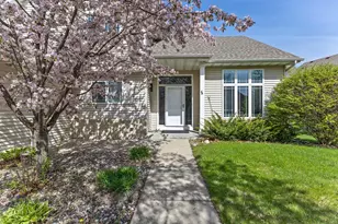 1672 Windsor Dr S, Shakopee, MN 55379 - Photo 9
