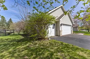 1672 Windsor Dr S, Shakopee, MN 55379 - Photo 7