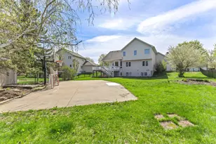 1672 Windsor Dr S, Shakopee, MN 55379 - Photo 67