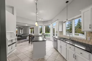 1672 Windsor Dr S, Shakopee, MN 55379 - Photo 29