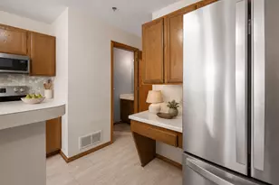 2611 Concord Way, Mendota Heights, MN 55120 - Photo 5