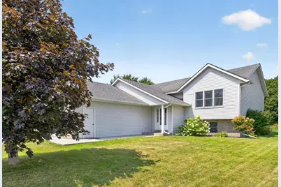 290 5th Avenue SE, Plainview, MN 55964 - Photo 3