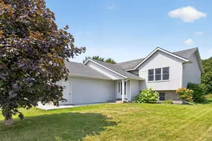 290 5th Ave SE, Plainview, MN 55964 - Photo 3