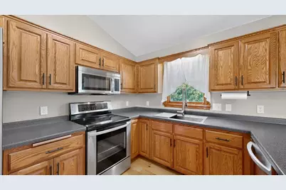 290 5th Avenue SE, Plainview, MN 55964 - Photo 9