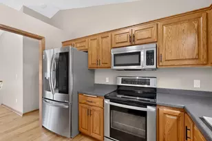 290 5th Ave SE, Plainview, MN 55964 - Photo 5