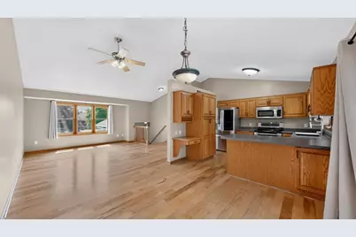 290 5th Avenue SE, Plainview, MN 55964 - Photo 7