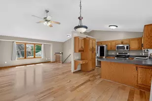 290 5th Ave SE, Plainview, MN 55964 - Photo 7