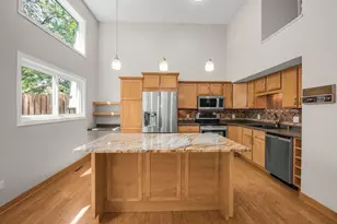 1005 W 105th St, Bloomington, MN 55431 - Photo 3