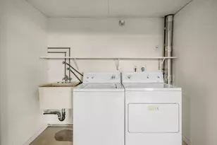 1005 W 105th St, Bloomington, MN 55431 - Photo 19