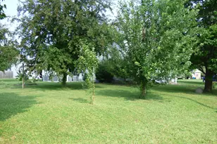 2 S Maple Ave, Le Center, MN 56057 - Photo 7